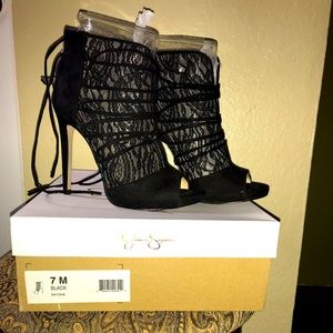 Jessica Simpson lace black heels